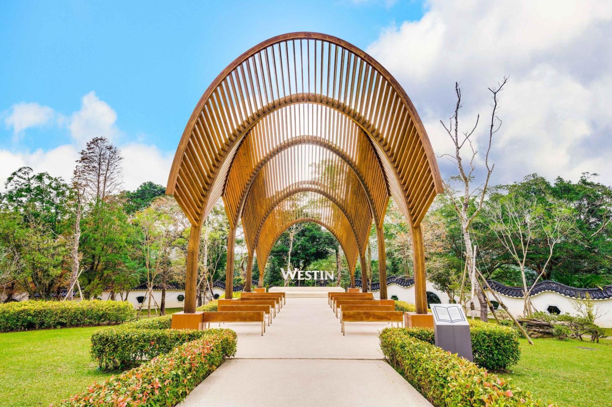 The Westin Tashee Resort, Taoyuan Дакси Екстериор снимка West Lake Park